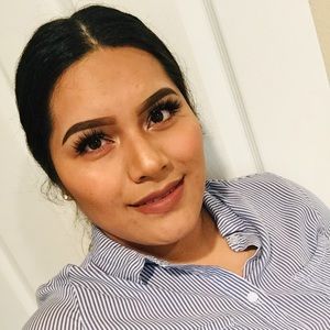 Meet your Posher, Roxana